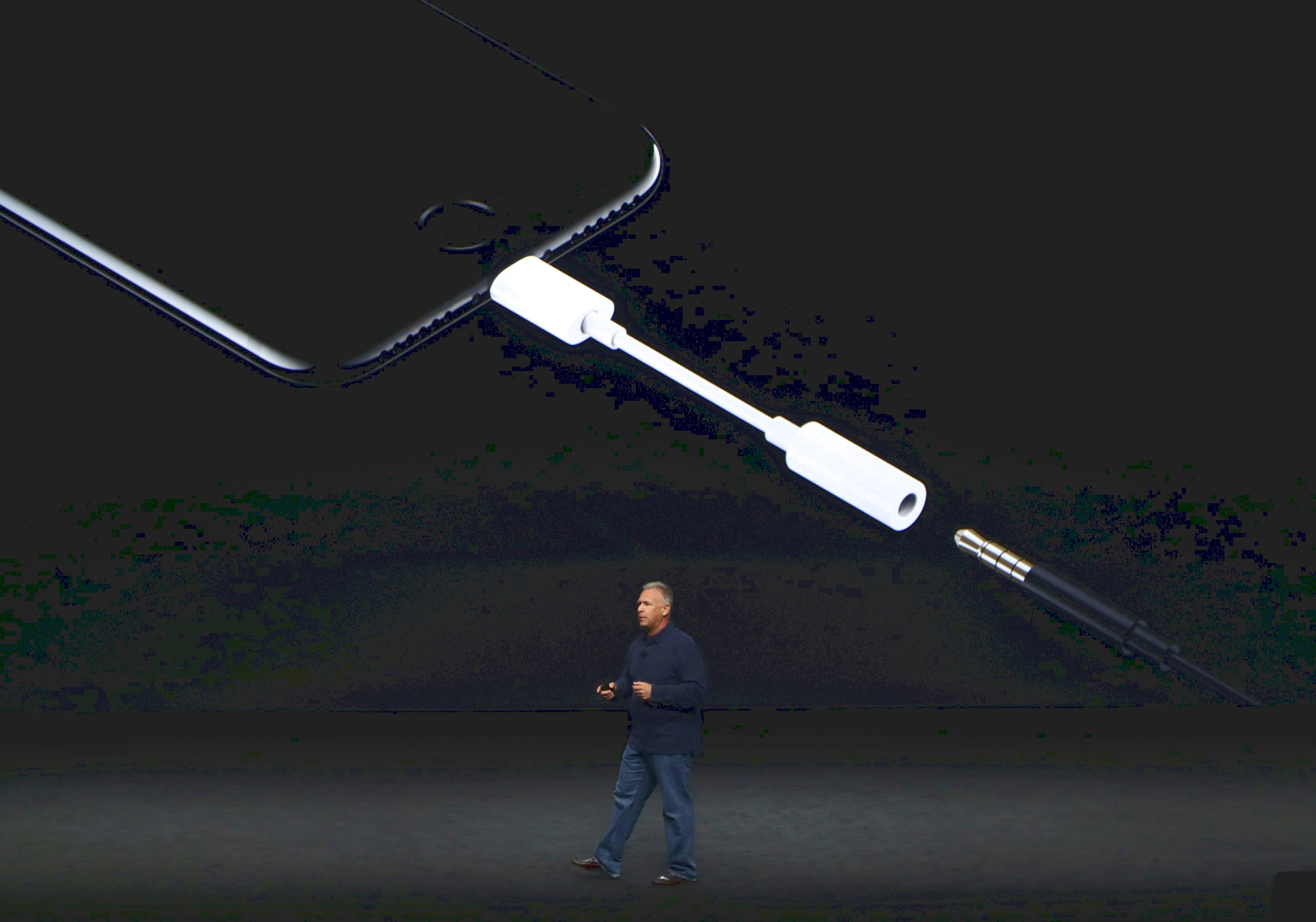 Phil Schiller, Apple' /></p>
<h3>Official iPhone 7! Apple Watch Series 2 and AirPods!</h3>
<p><center><iframe width=