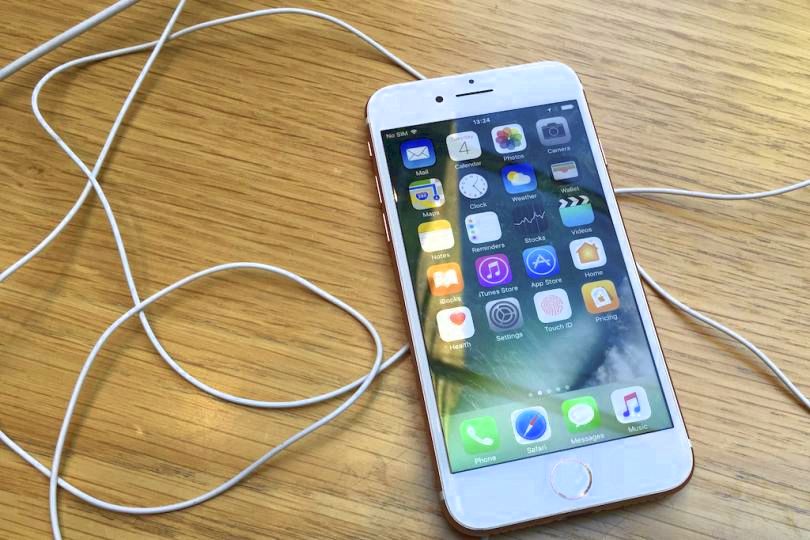 Iphone in 2017 could keep lightning port for charging: analyst be the new